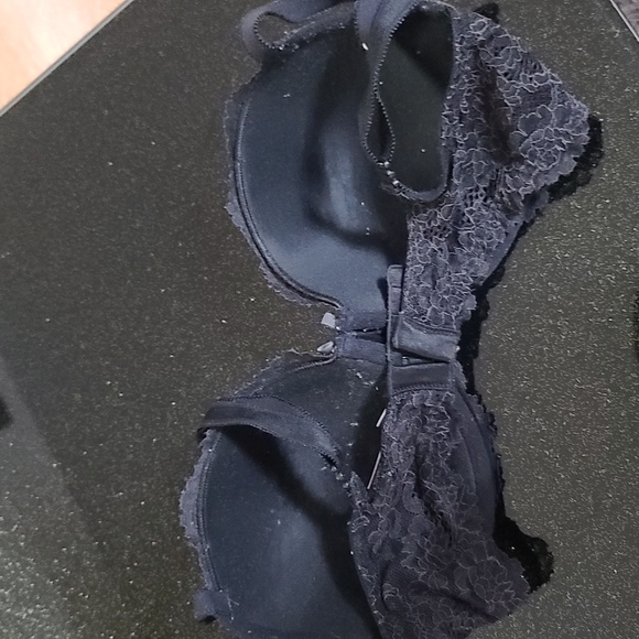 Victoria's Secret Bra 34DD - Picture 2 of 3